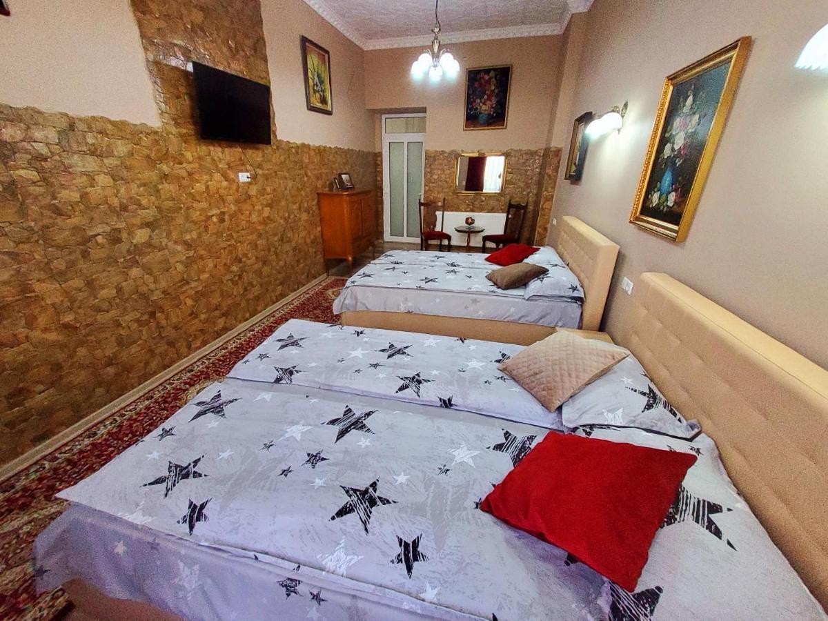 Sissy Vendégház Tîrgu Secuiesc Exterior foto
