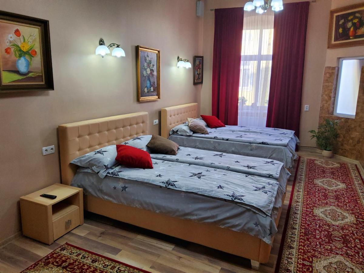 Sissy Vendégház Tîrgu Secuiesc Exterior foto