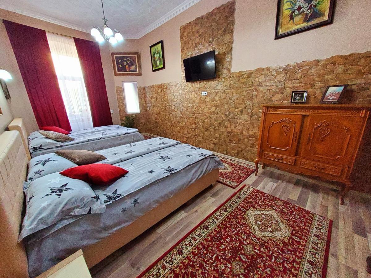 Sissy Vendégház Tîrgu Secuiesc Exterior foto